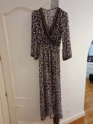 Vestido Largo Animal Print Corte Romano