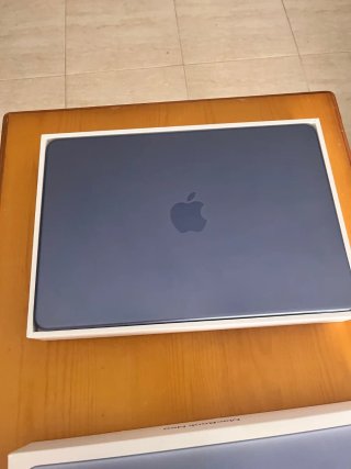 - MacBook Neo 13 8/256Gb Indigo como nuevo
