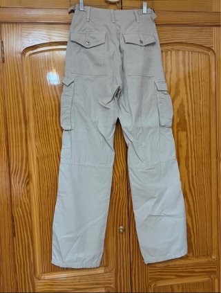 Pantalones cargo beige