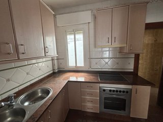 Cocina completa con encimera