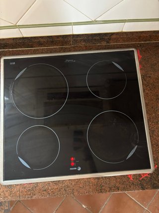Cocina completa con encimera