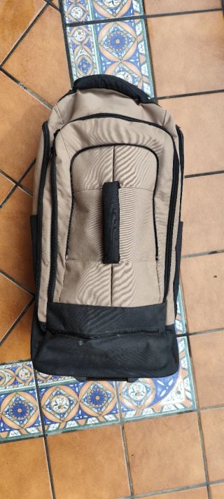 Maleta militar con ruedas