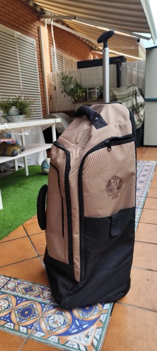 Maleta militar con ruedas