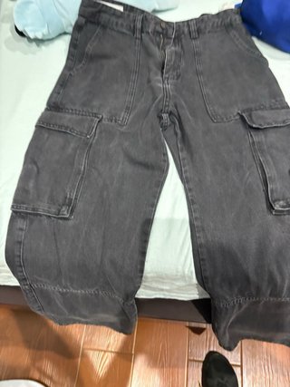 Pantalones cargo negros usados 2 veces