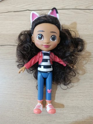 Muñeca Gabby con orejas de gato
