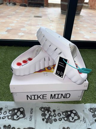Nike Mind 001 Blancas y Rojas