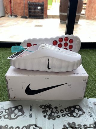 Nike Mind 001 Blancas y Rojas