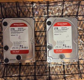 Discos 2TB WD Red NAS