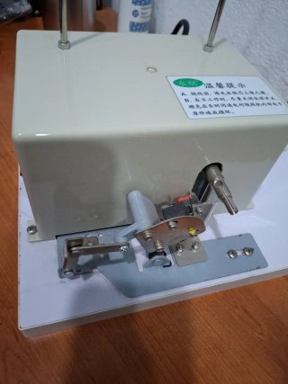 Máquina hacer de canillas.