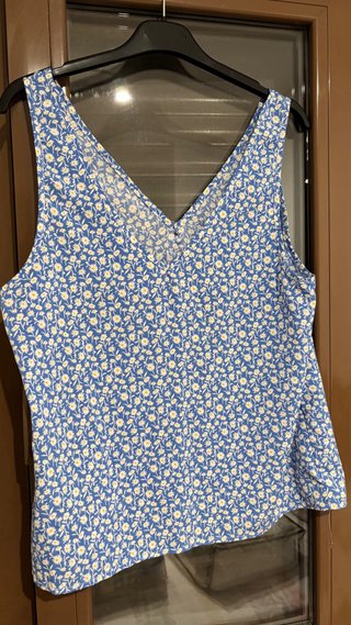 Blusa de tirantes Shein con flores
