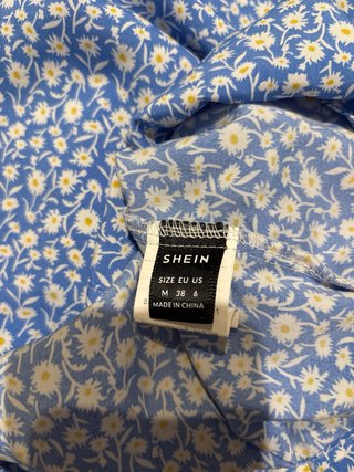 Blusa de tirantes Shein con flores