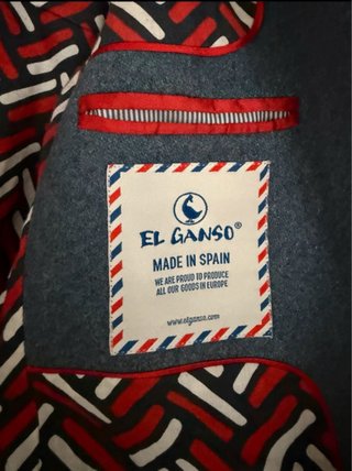 Abrigo de lana gris y azul