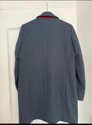 Abrigo de lana gris y azul