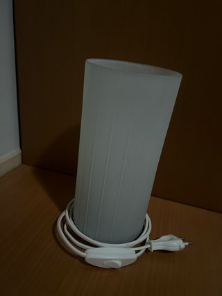 Lámpara de mesa moderna