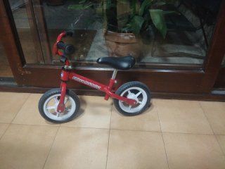 Bicicleta sin pedales Chicco Red Bullet