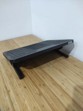 Reposapiés ergonómico oficina u hogar.