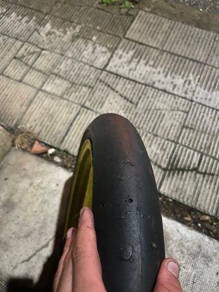 Llantas Yamaha TZR 50 con neumáticos slick