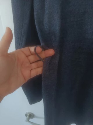 Vestido de punto gris con bufanda