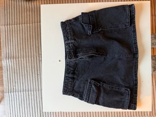 Falda negra Stradivarius