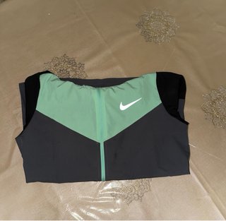 Chaqueta Nike running gris y verde