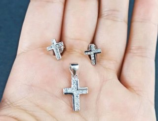 Conjunto de Pendientes y Colgante de Plata