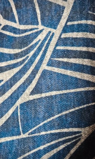 Pantalón recto estampado azul y gris