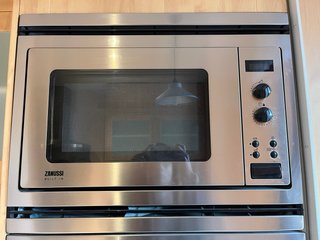 Microondas y Horno Zanussi