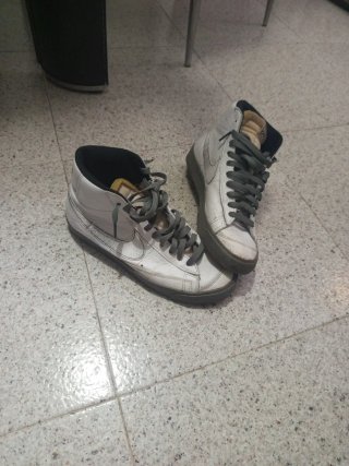 Zapatillas Nike Hombre Blancas y Grises