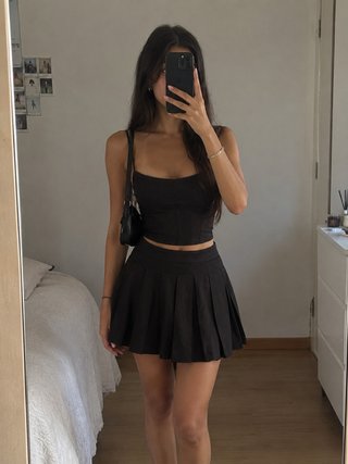 Falda Negra Corta