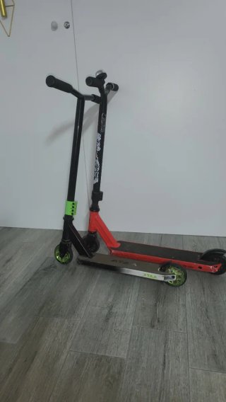2 Patinetes: ATAA y Oxelo