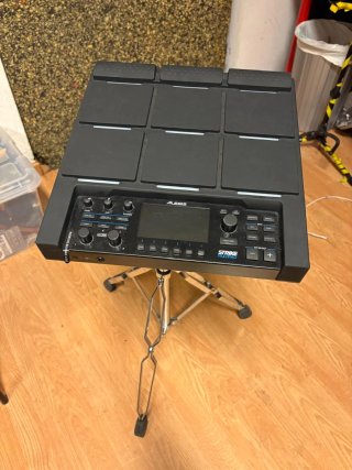 Octapad Alesis Strike Multipad