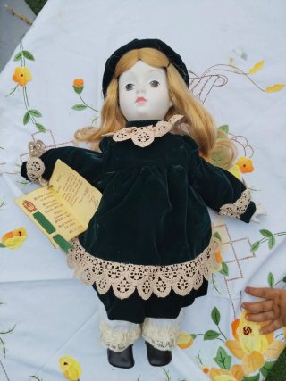Muñeca antigua de porcelana Maesa