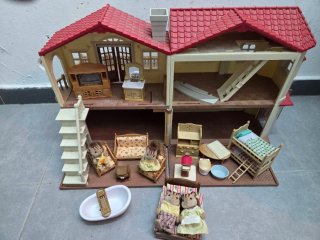 Casa Sylvanian Families con accesorios
