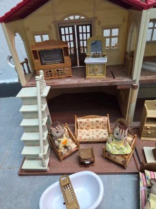 Casa Sylvanian Families con accesorios