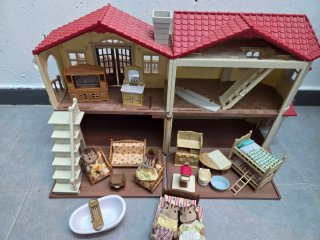 Casa Sylvanian Families con accesorios