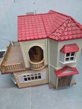 Casa Sylvanian Families con accesorios
