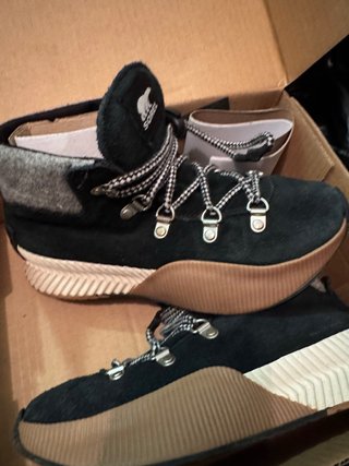 Botas Sorel Negras y Marrones