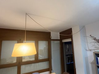 Lámpara colgante de techo beige y madera