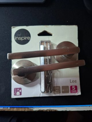 Juego de manillas de puerta Inspire Lee