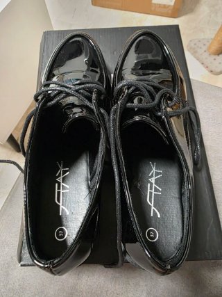Zapatos charol negros cordones talla 37