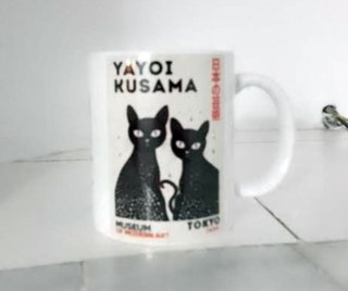 Taza Yayoi Kusama Gatos Museum Tokyo