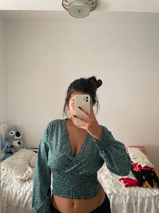 Blusa verde agua lunares negros manga larga