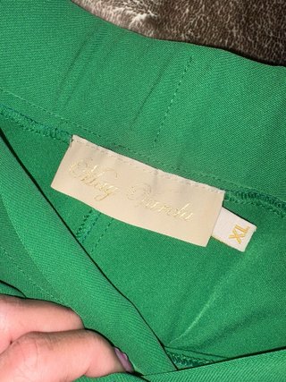 Traje de mujer verde