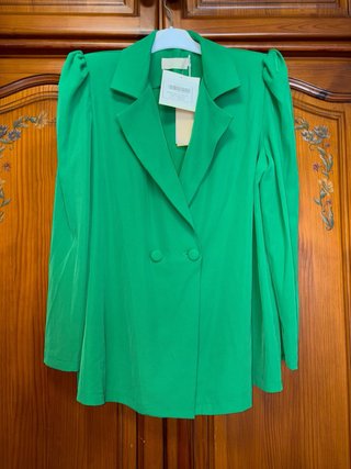 Traje de mujer verde