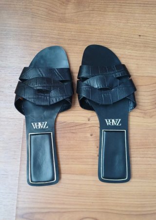 Sandalias Planas Negras Zara