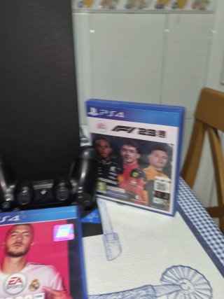 PS4 Pro 1TB + Volante + Giochi