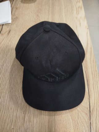 Gorra adidas Negra