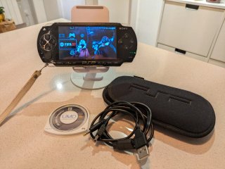 Consola Sony PSP Negra + Accesorios