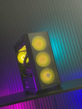 PC Gaming RTX 5060 + 7 5800X + 32GB GARANTIA 1 AÑO
