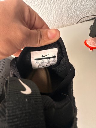 Nike Air Max 270 Negras y Blancas Talla 42
